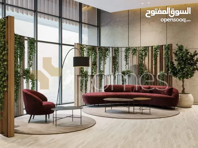 معرض تجاري مع سدة غير مشطب للايجار في شارع المطار، بمساحة اجمالية 50م