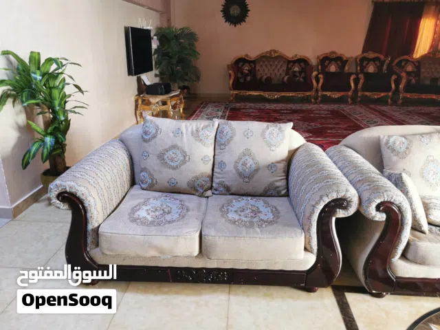 طقم كنب مستعمل بحاله جيده