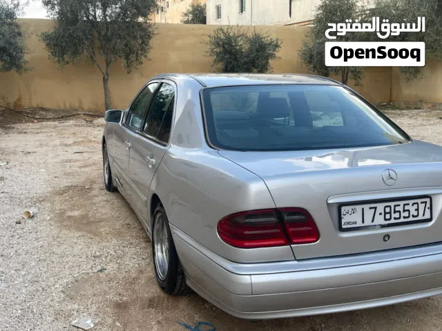 1999 مرسيدس بنز الفئة-E E 200