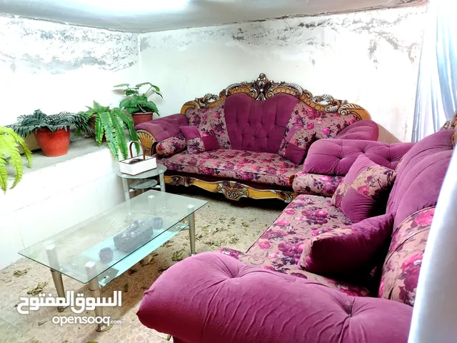 كنب ملكي كلاسيكي فاخر للبيع في اربد