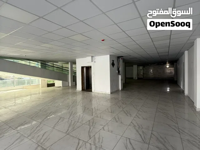 مخازن جاهزة بمساحة 1200 متر ثلاث طوابق بشارع المدينة المنورة للبيع او للايجار السنوي من المالك مباشر