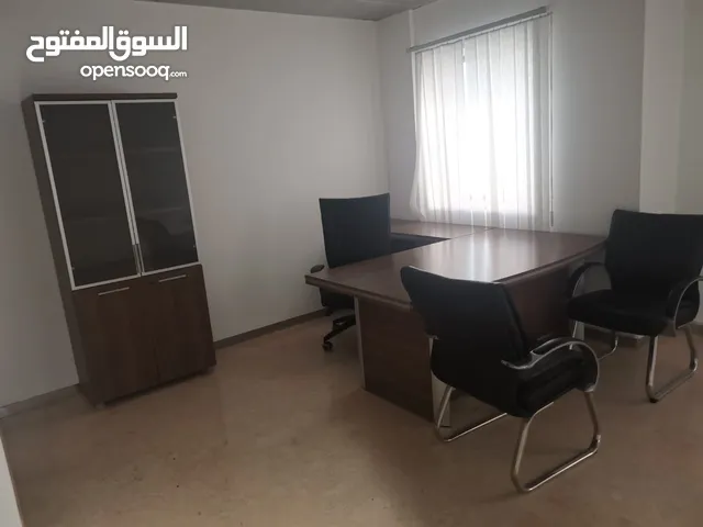 Furnished office in Ghala