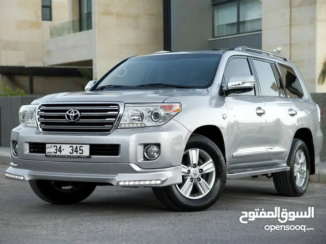 تويوتا لاند كروزر GXR موديل 2015 صيانة الشركة مالك واحد بحالة الوكالة