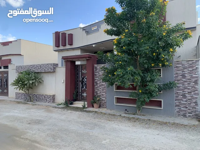 240 m2 3 Bedrooms Townhouse for Sale in Tripoli Ain Zara