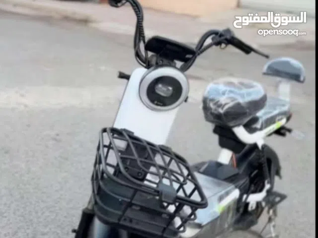 دراجه للبيع تفاصيل هواي سرعة وقوة وياها مرايات ووياها بايدرات ووياها شاحنتها وتفاصيل باقسه خاص