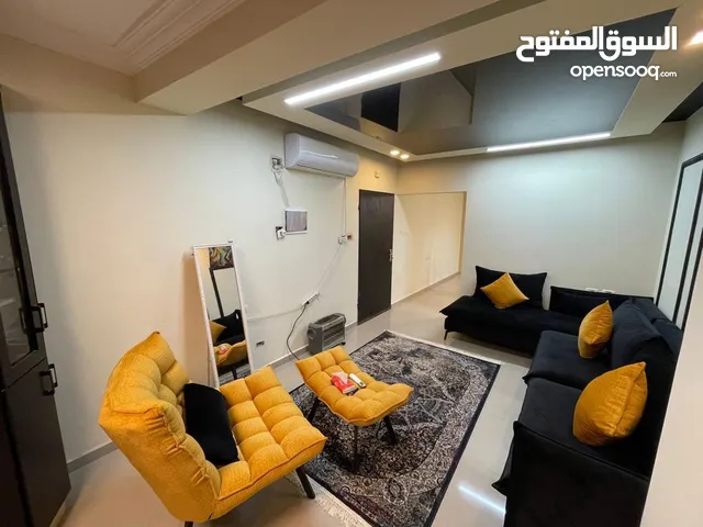 للايجار في عين منجد شقه ديلكس غرفتين نوم