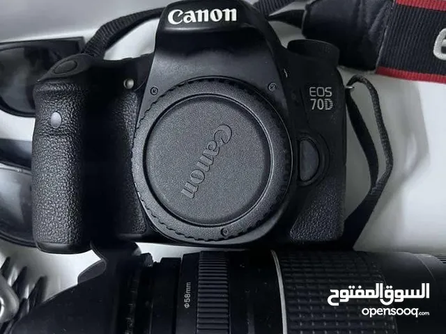 Canon70d للبيع في حال الوكالة مع عدستها