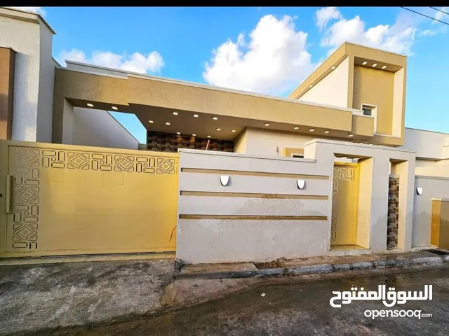 منزل للبيع في عين زاره مش مسكون