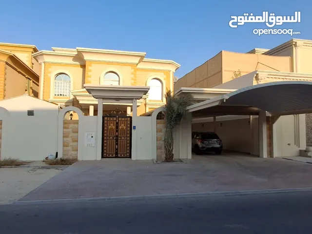 للايجار فيلا سوبر لوكس مقابل مركز الشرطه مباشرة بالوكرة للعائلات