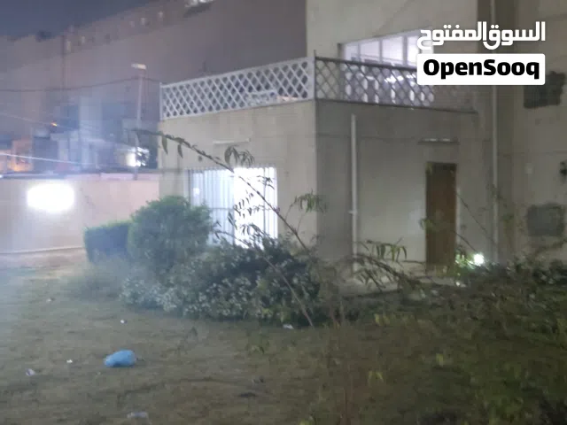 بيت للايجار موقع مميز مساحه 767 م الجادرية خلف مول الجادرية مباشر