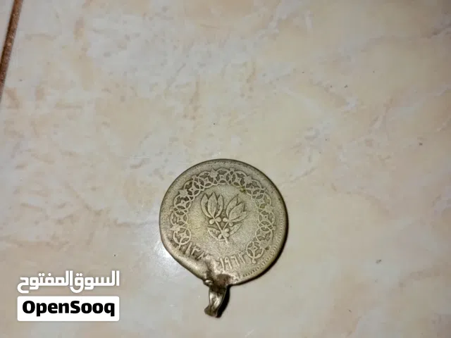 ريال ماريا تريزا فضة + 20 بقشة يمنية قديمة للبيع".