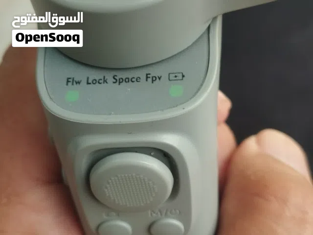 جمبيل للتصوير بالجوال بحالة الجديد كامل مع الحامل الثابت بالكرتون والحقيبه السعر مناسب