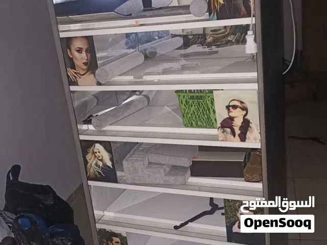 سكك تعليق كميه وستاندات ملابس وملكنات للبيع ماركا الشماليه