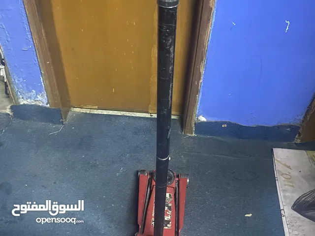 للبيع جاك يحمل وزن 5 طن بحاله جيده