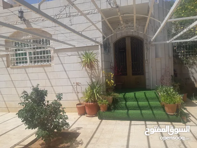 185 m2 5 Bedrooms Townhouse for Sale in Ma'an Ma'an Qasabah