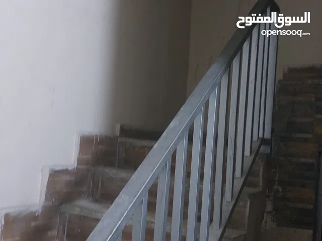 محل معجنات للبيع بعده او بدون عده موقع مميز