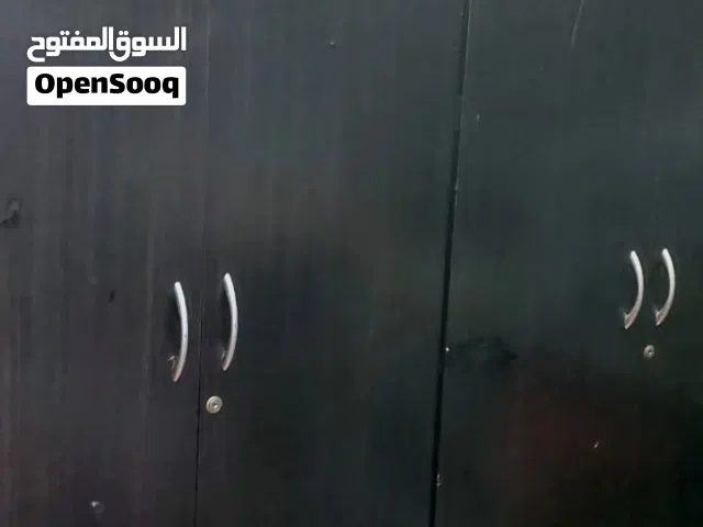 خزائن عدد 2 مستعمل بحالة جيدة  ارتفاع 180 عرض 80 عمق 50 سعر الخزانة الواحدة 10ريال