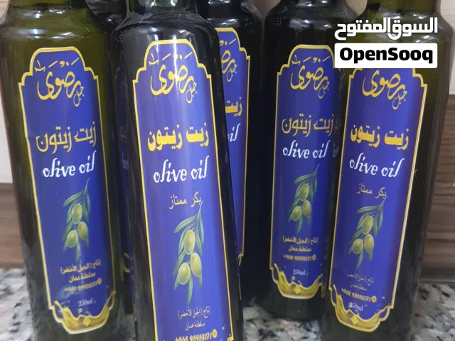 زيت زيتون صنف نادر ( كروناكي) كما يتوفر لدينا خل التفاح وخل الثوم وخل العسل منتجات محليه منزليه