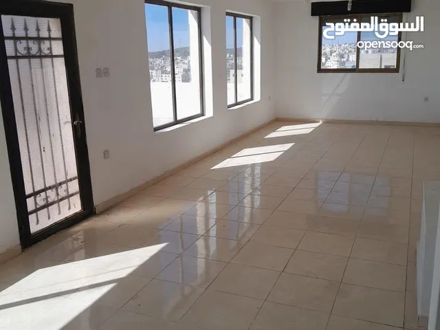 شقة مع روف للبيع