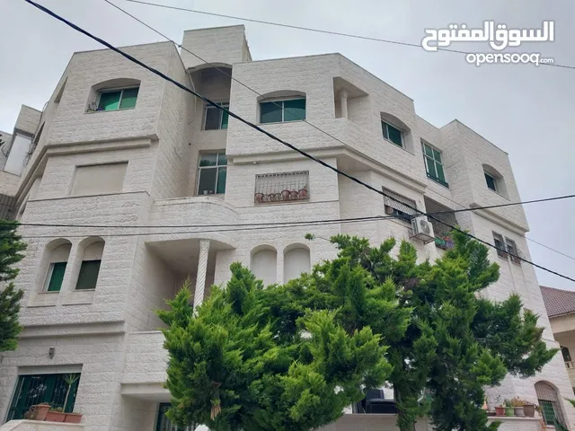 شقه للبيع في اجمل منطقه بالجندويل مساحتها 170 على الكوشان ذات اطلاله رهيبه وهادئه وقريبه من الخدمات