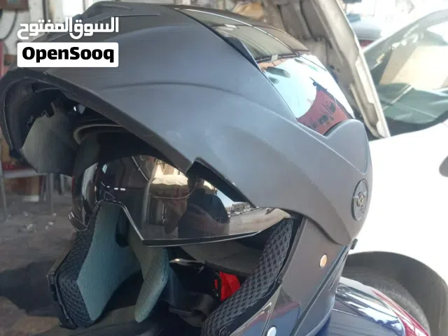 خوذة دراجة نارية (Uchoose) قلب (Modular) لون أسود مطفي - بحالة ممتازة مقاس xL