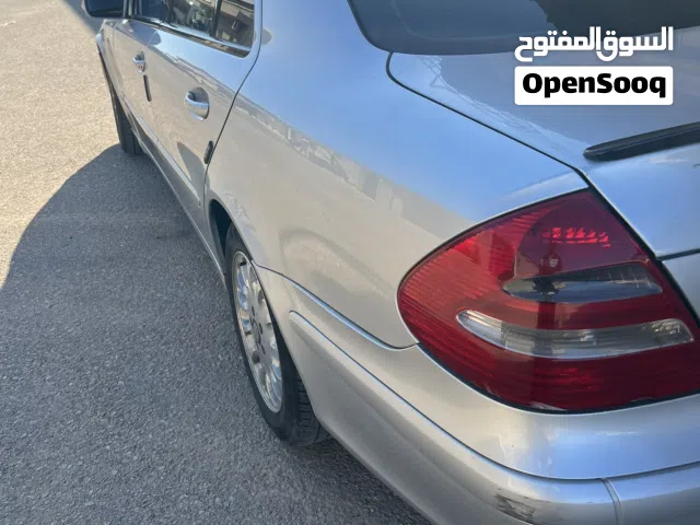 2004 مرسيدس بنز الفئة-E E 240