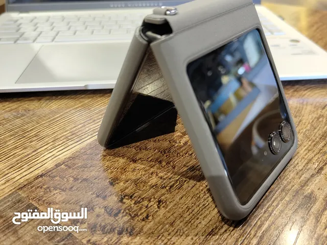جهاز Moto Razr 50 الرااائع