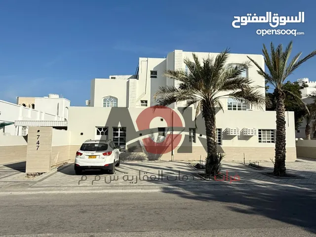 فيلا راقية في الخوض السابعة تصلح للاستثمار A Spacious and Luxurious Villa for Rent and investment