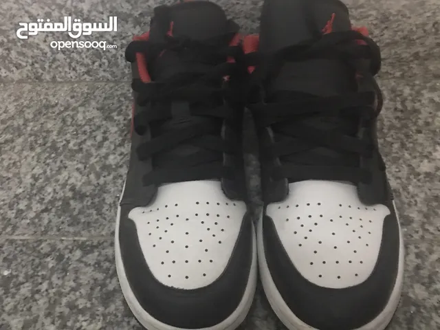 37.5 Sport Shoes in Mubarak Al-Kabeer