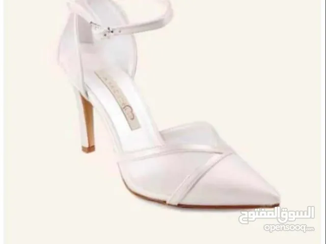 White With Heels in Tripoli