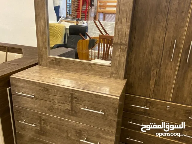 خزانه مع بيرو بسعر رمزي