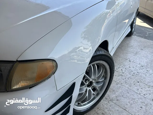 هونداي اكسنت للبيع الفحص مذكور بالصور سيارة مرخصه سنه كماله عليها شاشه 9انش جنط و كوشوك نضيف وكاله