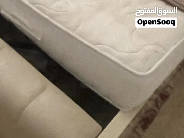 فراش طبي حالته جيده