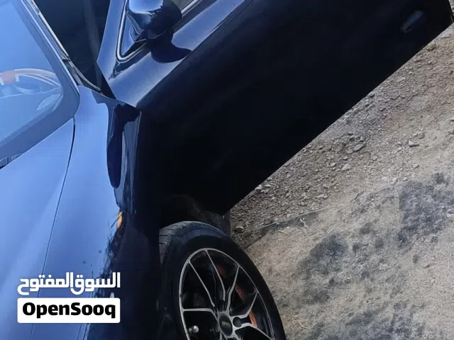 1996 هيونداي افانتي Standard