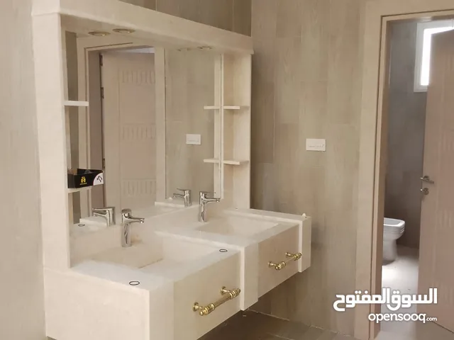 650 m2 5 Bedrooms Townhouse for Sale in Al Ahmadi Wafra residential