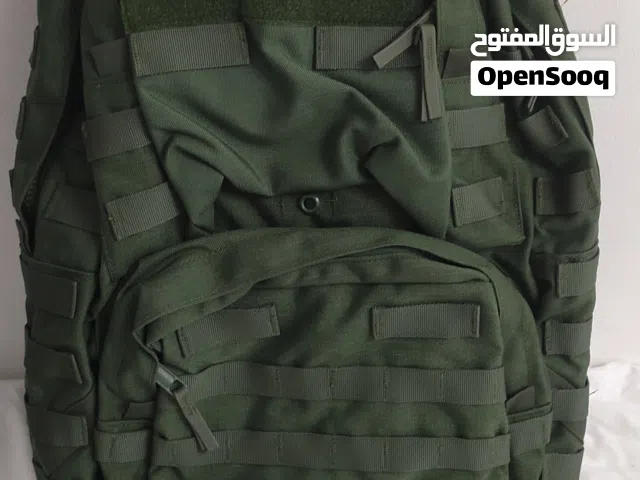 حقيبة ظهر أمريكية متوسطة الحجم Medium American backpack.