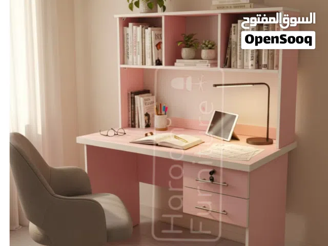 مكاتب وطاولات دراسية للكمبيوتر واللابتوب منها المتحرّك ومنها الثابت بيزبط للبيت مكاتب وكمان للشركات