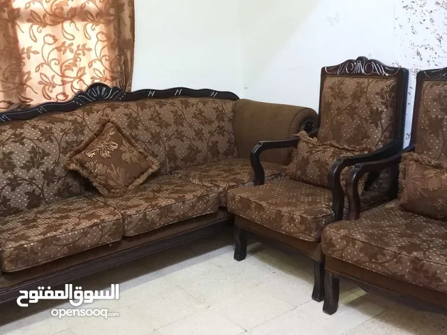 طقم كنب تسع مقاعد