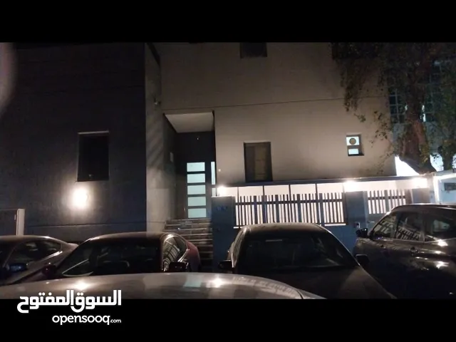 استوديو مفروش نظيف جدا بنايه جديده موقع ممتاز بجوار جميع الخدمات