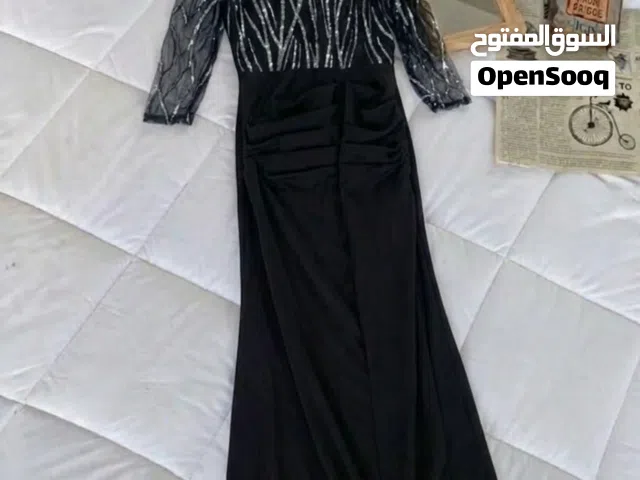 فساتين للبيع
