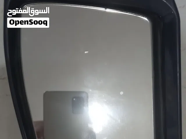 مراية سياره مرسيدس  E200 وفتيس