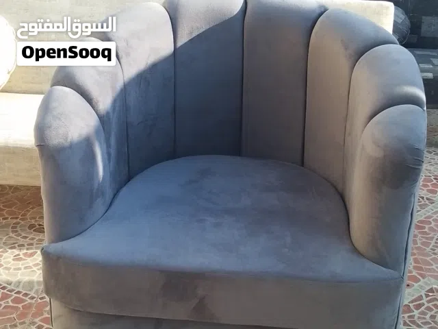 للبيع كرسي مريح للجلوس فترات طويلة دون تعب يستعمل في الكافيهات الراقية