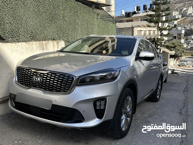 كيا سورينتوا الغنيه عن التعريف  سياره مميزه مش ناقصها اشي