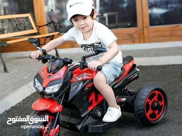 موتوسيكل ثلاثي فيه 2 ماتور و بطاريه 12 فولت وتحكم