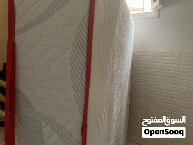 فراش سرير الربيع