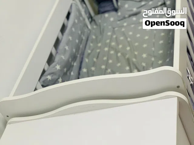 سرير طفل للبيع