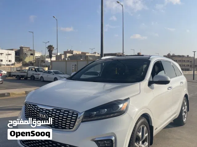 Used Kia Sorento in Tripoli