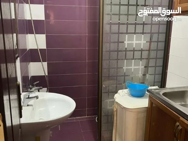 الشميساني قرب مستشفى التخصصي يومي اسبوعي شهري  غرفه نوم مطبخ حمام مفروش