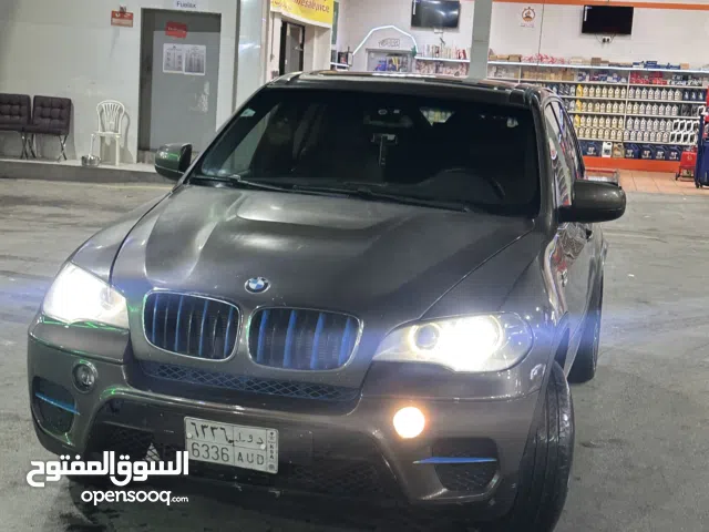 خارقة النظافةً BMW x5