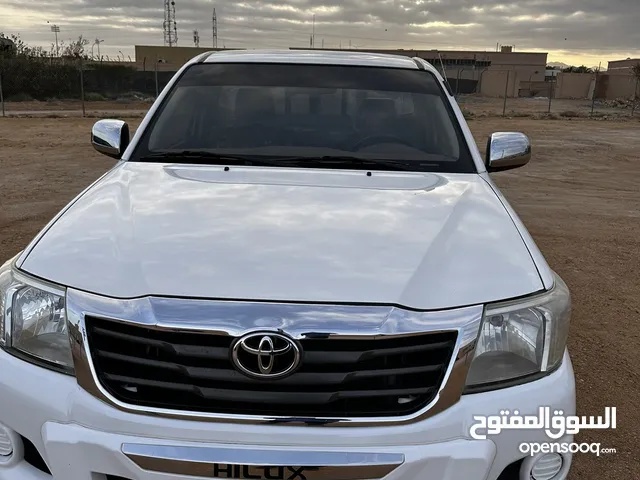 Toyota Hilux 2014 in Muscat
